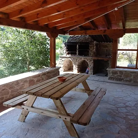  Amplia Y Comoda Casa De Piedra Con Porche Y Jardin *