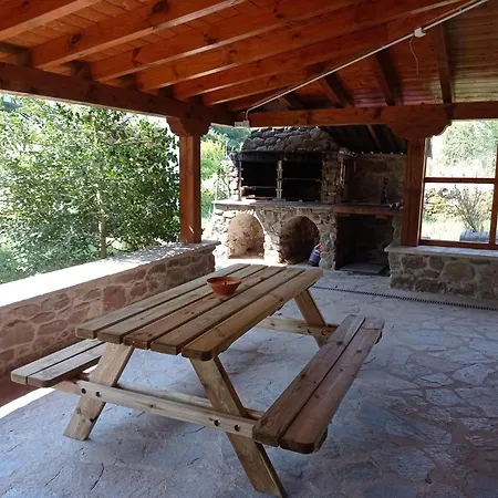 Holiday home Amplia Y Comoda Casa De Piedra Con Porche Y Jardin *