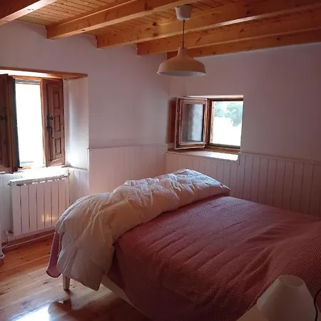Amplia Y Comoda Casa De Piedra Con Porche Y Jardin San Roque de Riomiera