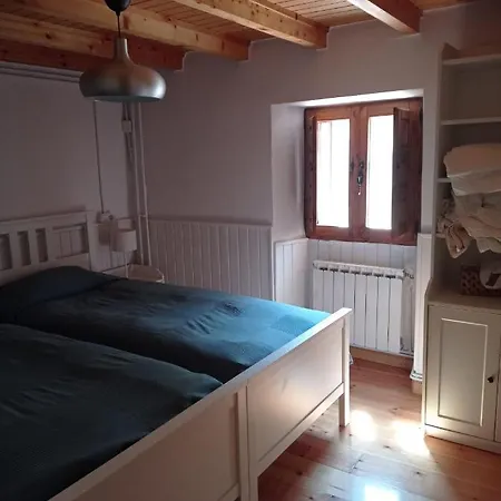 Amplia Y Comoda Casa De Piedra Con Porche Y Jardin * San Roque de Riomiera