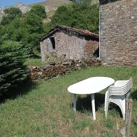 Amplia Y Comoda Casa De Piedra Con Porche Y Jardin Holiday home San Roque de Riomiera
