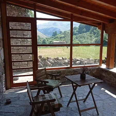 Amplia Y Comoda Casa De Piedra Con Porche Y Jardin  San Roque de Riomiera