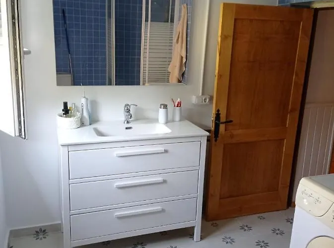 Amplia Y Comoda Casa De Piedra Con Porche Y Jardin Hébergement de vacances *